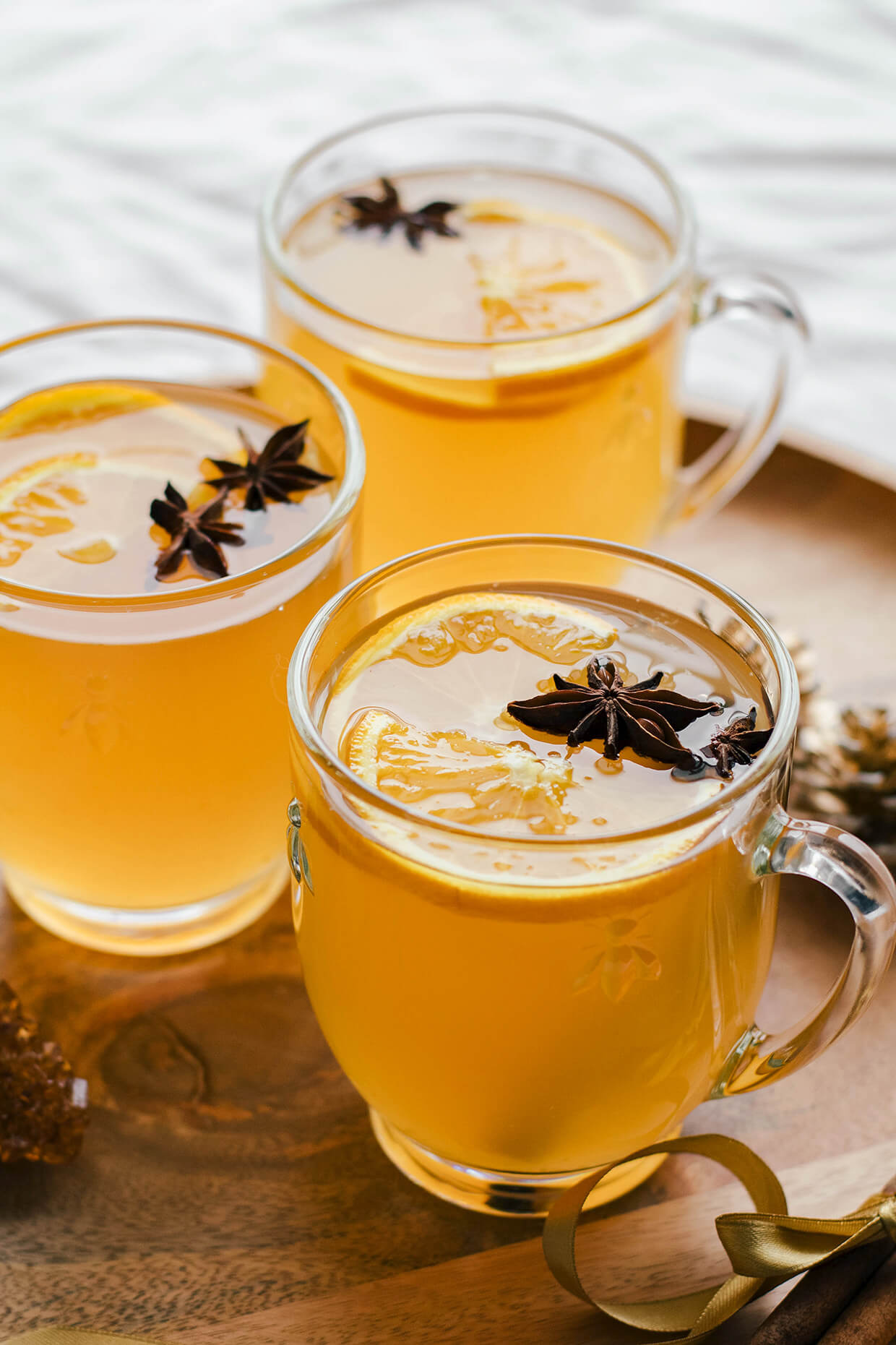 mulled white wine with star anise and oranges