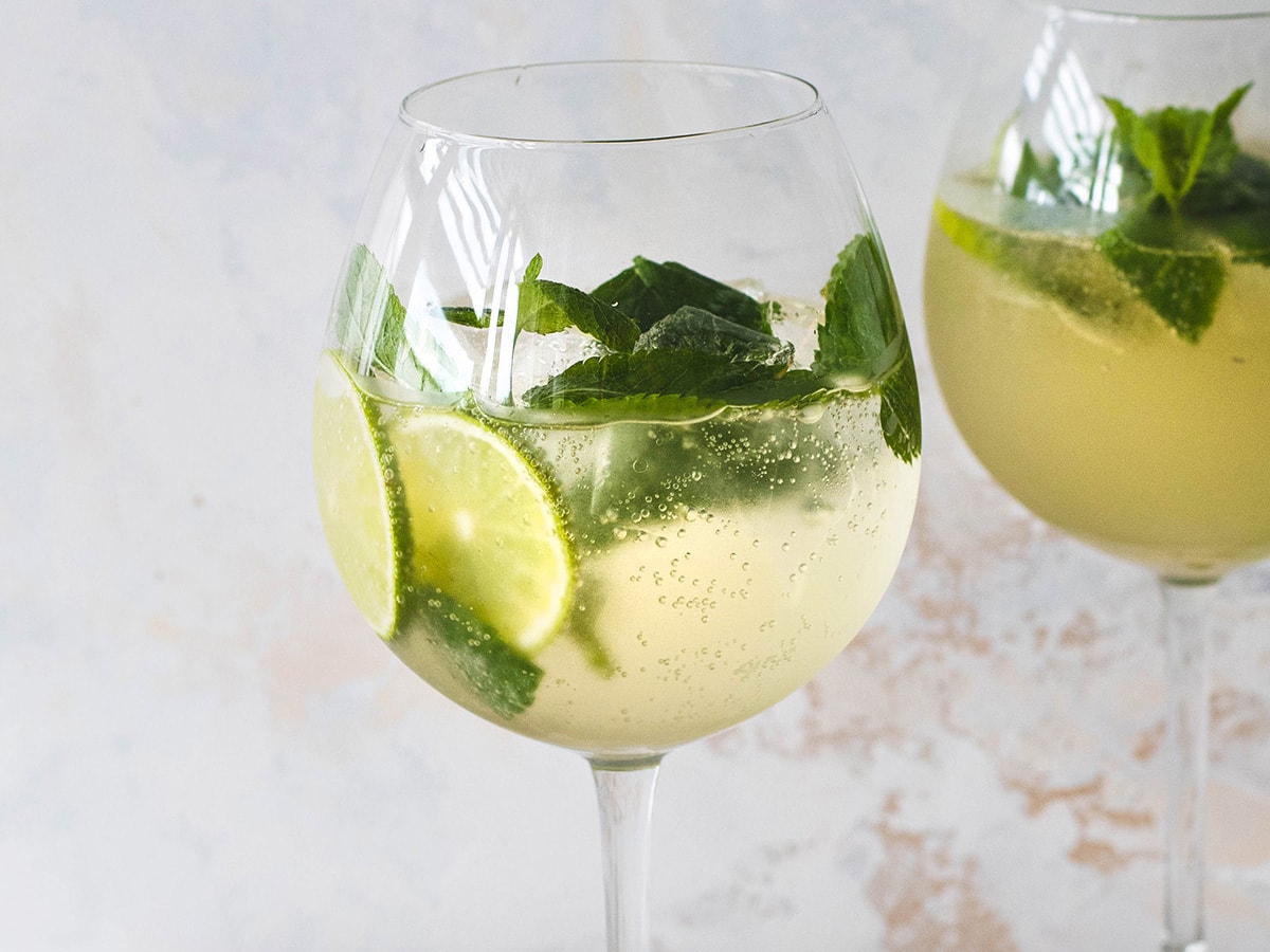 prosecco elderflower cocktail in glass