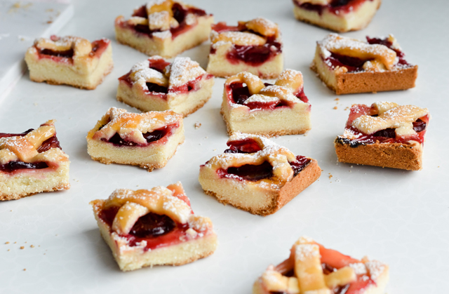 buttery plum pie bites - perfect bite sized pie cookies with plums, great for the family or girl brunch!
