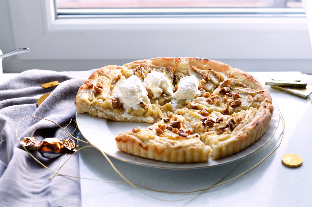 Skip cheesy pizza and make this dessert maple banana pizza with ricotta instead! Always hits the spot. 