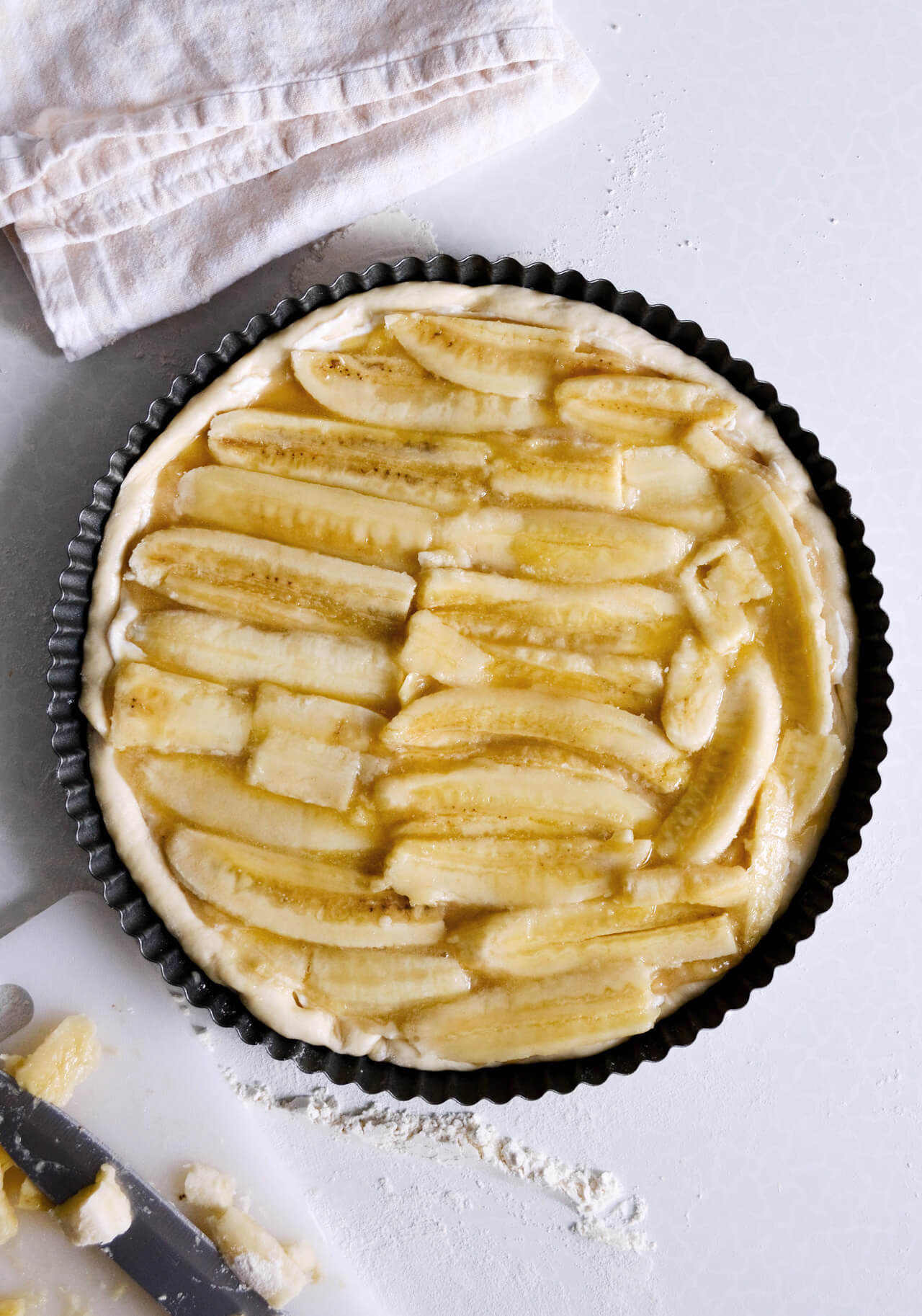 Skip cheesy pizza and make this dessert maple banana pizza with ricotta instead! Always hits the spot. 