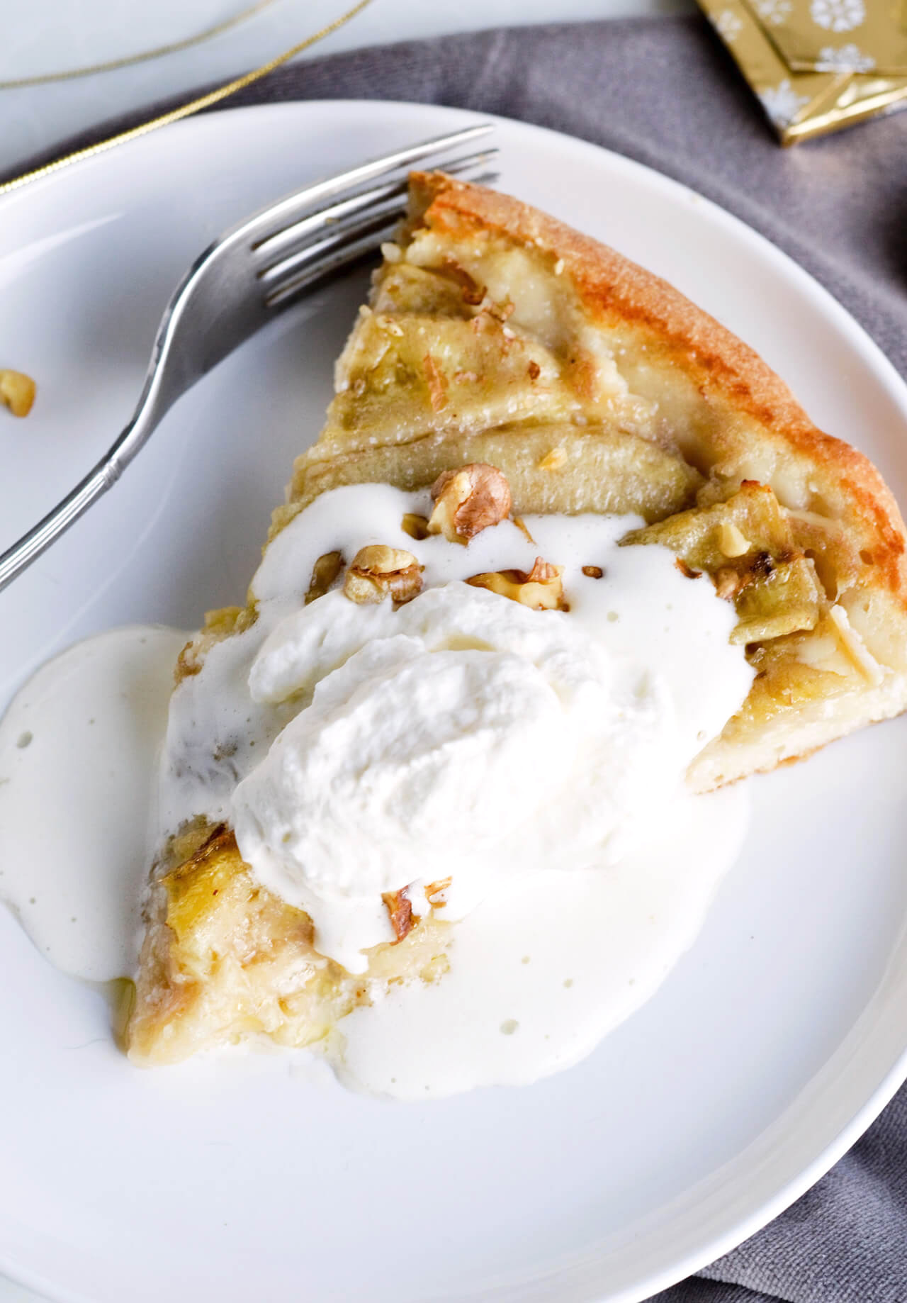 Skip cheesy pizza and make this dessert maple banana pizza with ricotta instead! Always hits the spot. 