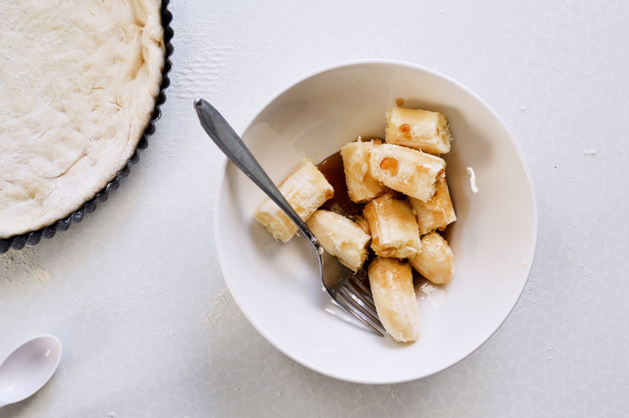 Skip cheesy pizza and make this dessert maple banana pizza with ricotta instead! Always hits the spot. 