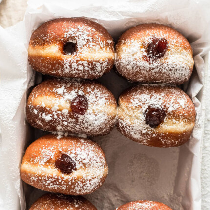 Recipe for strawberry jam vanilla cream doughnuts - learn how to make the best fluffy doughnuts!