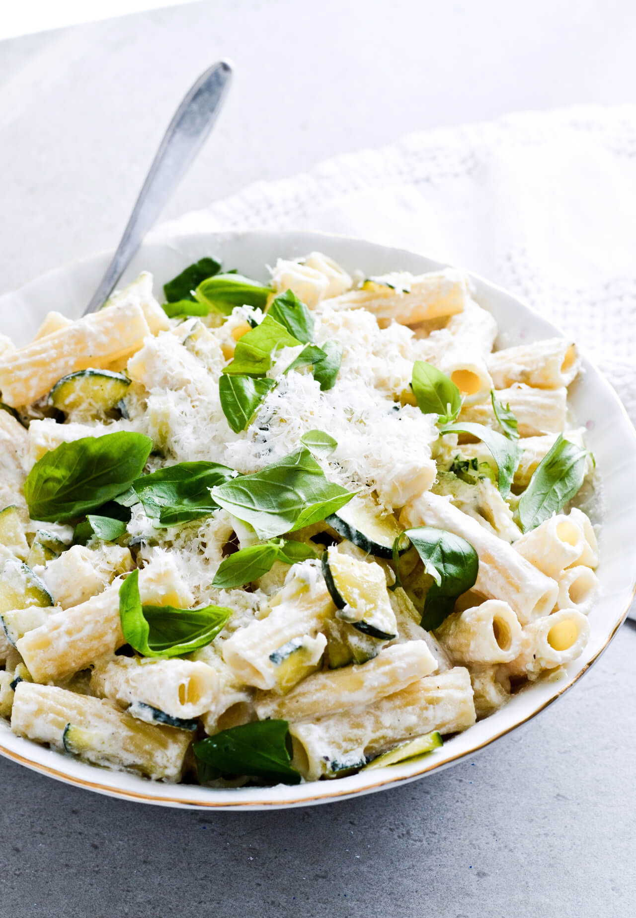 Lemon ricotta zucchini pasta - Sugar Salted