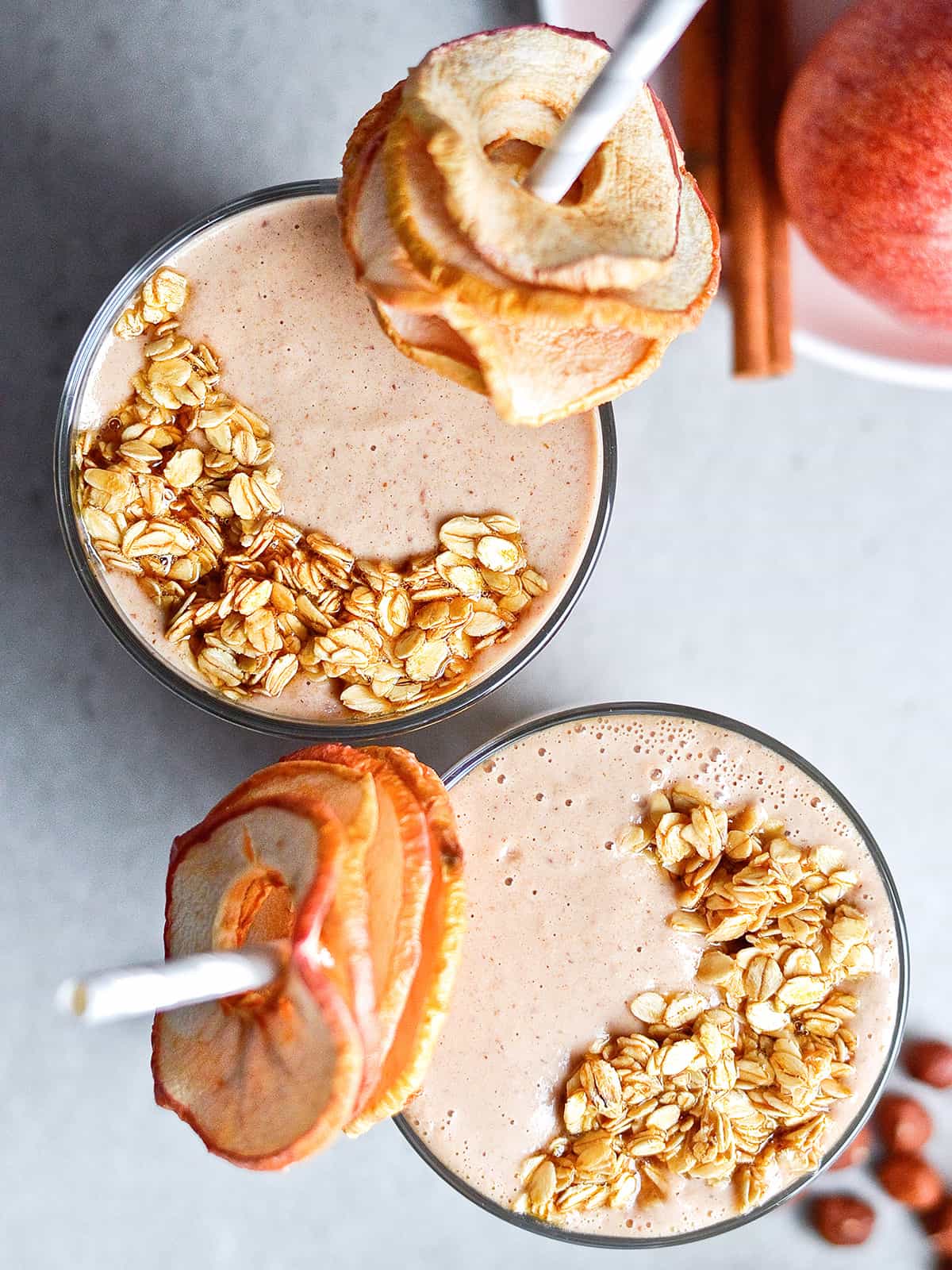cinnamon apple smoothie with oats