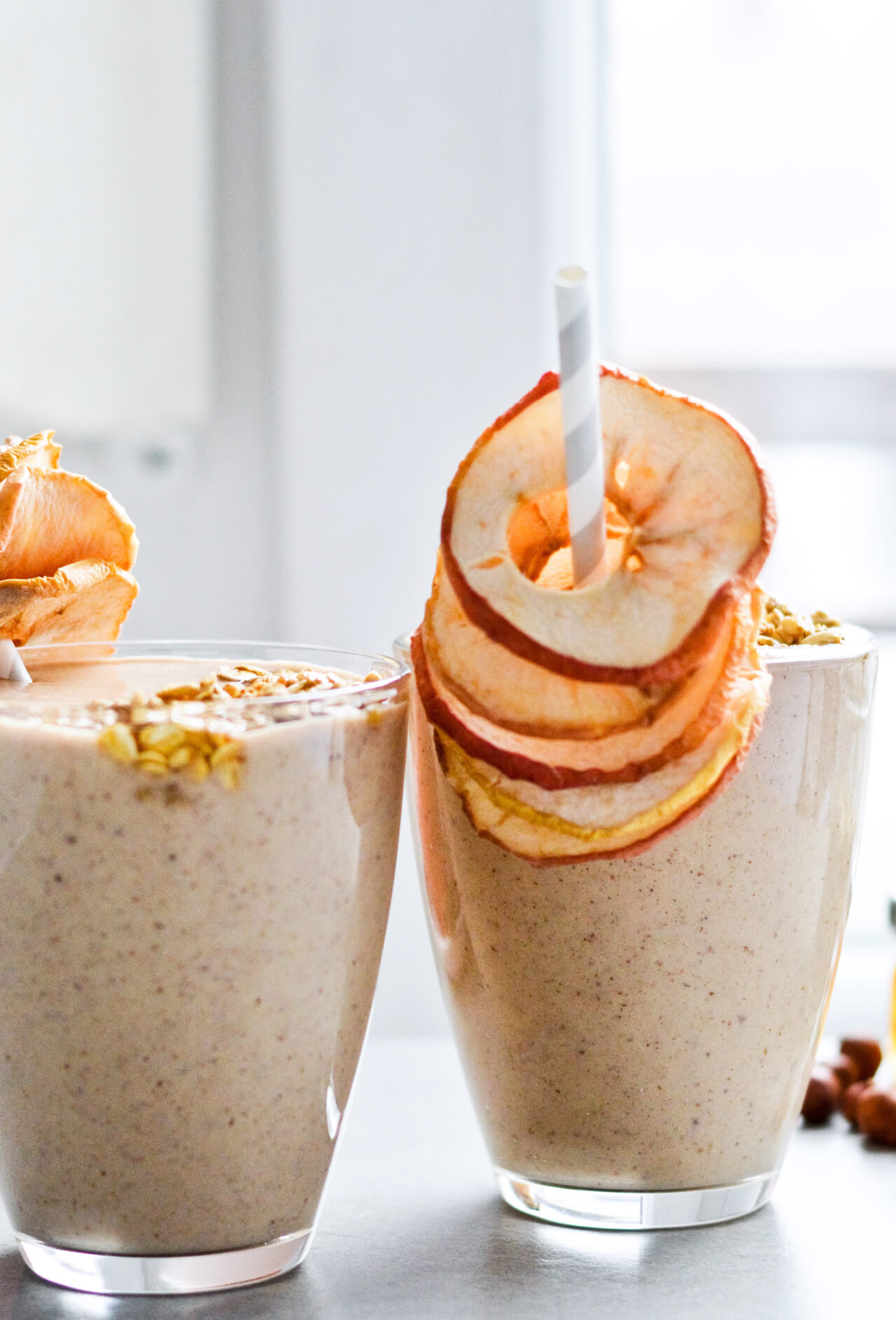 apple smoothie with oats and banana