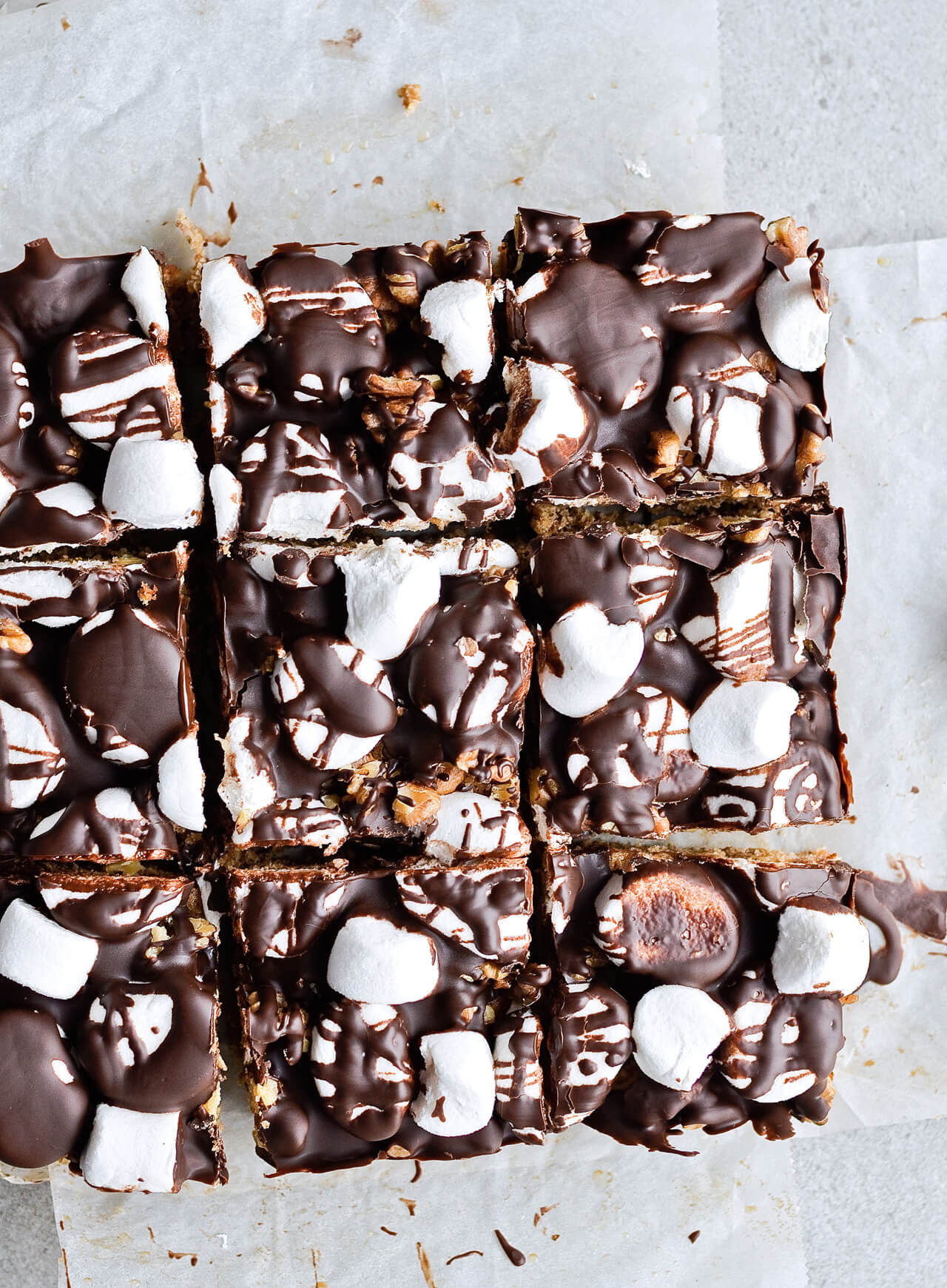 Nutty rocky road bars, made with walnuts, bittersweet chocolate and big marshmallows. Inspired by Gilmore Girls Season 1. | more at sugarsalted.com