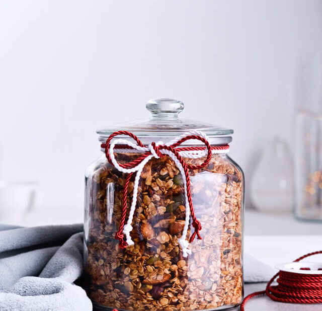 Recipe for Cinnamon apple pistachio soft granola, packed with hazelnuts, sunflower seeds, maple syrup and honey, it is a real treat that makes breakfast wonderful. A jar of granola can also be a great homemade gift. | @mitzyathome sugarsalted.com