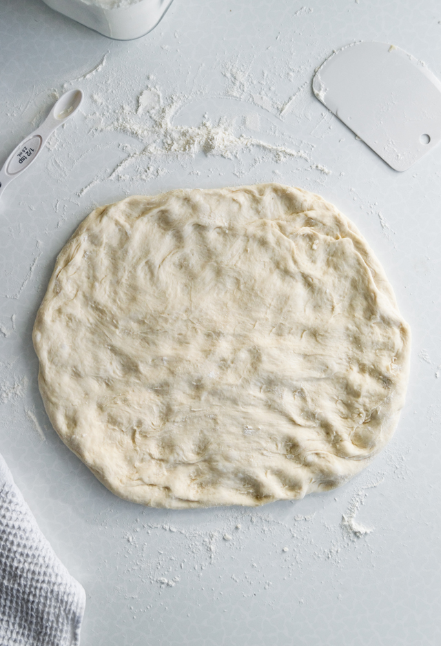 Recipe for the best easy pizza dough made with sunflower oil which gives it incredible flavor! Make and eat that pizza in 1 hour! 