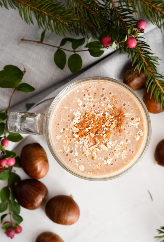 The perfect autumn alternative to hot cocoa - Chestnut choco oats smoothie. A filling, healthy smoothie with chestnuts, oats, cocoa.