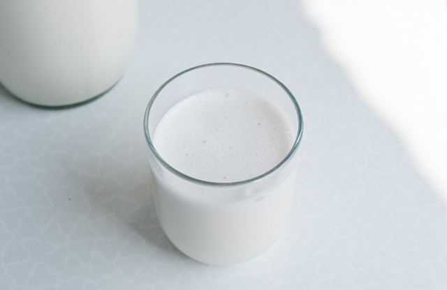 Looking for dairy free milk that looks like the real deal? Try light macadamia nut milk.