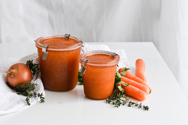 Simple quick vegetable stock for sauce, soups, risotto.