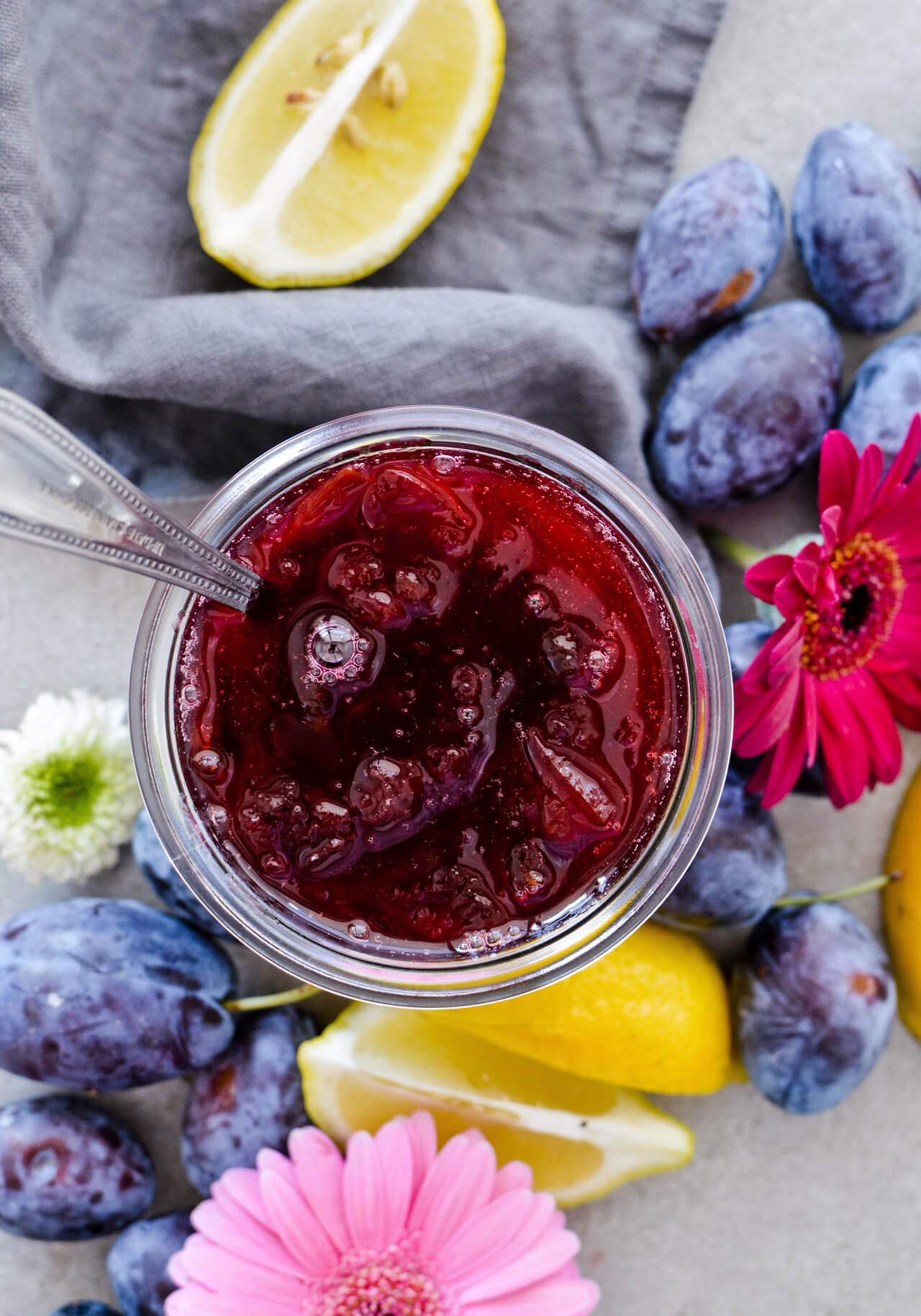 Recipe for small batch plum quick jam! The easiest way to make wonderful plum jam, that is great on bread, pancakes, yogurt, oatmeal and more. 