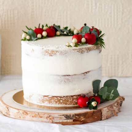 Apple cider cake with maple mascarpone frosting (no butter)! A spicy cake with whipped mascarpone and homemade marzipan apple decorations!