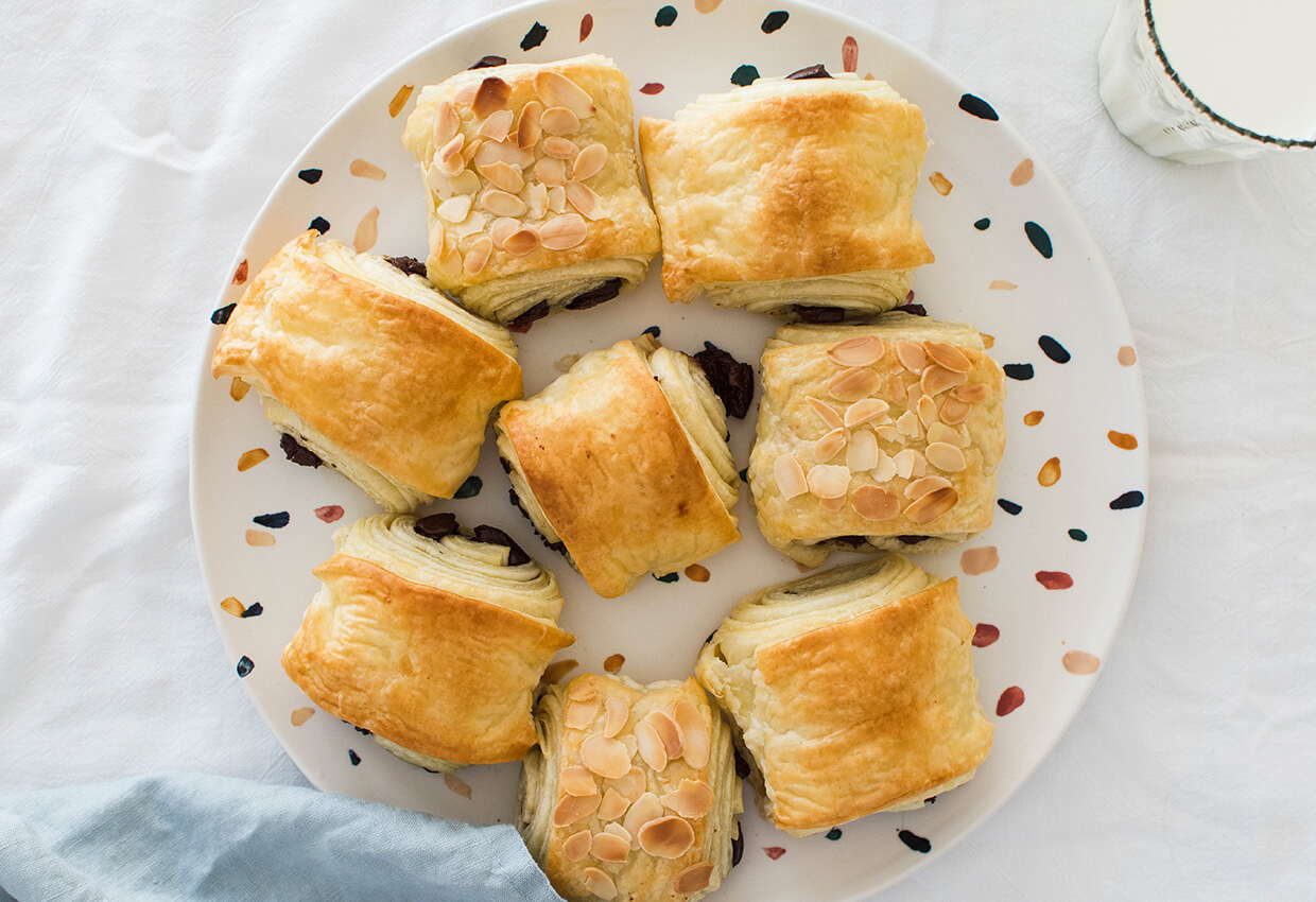 recipe for quick easy pain au chocolat chocolate croissants - homemade 