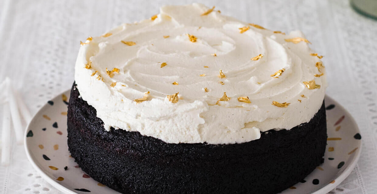 With a fierce chocolate flavor and superb mascarpone frosting, this chocolate stout cake just might be your new favorite cake! Single layer cake with plenty of frosting!