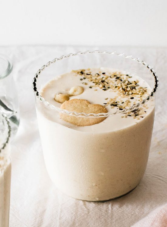 This healthy yogurt banana cream smoothie tastes like a frosty banana cream pie, with way less calories! Thus making it a perfect snack or dessert! 