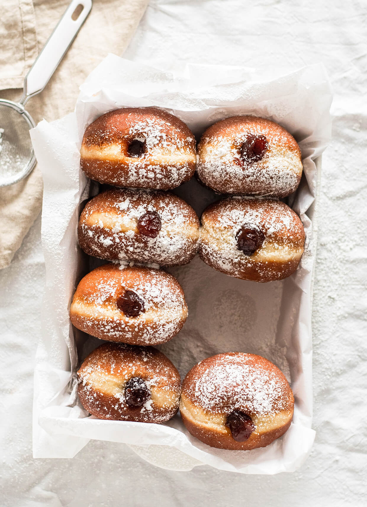 Recipe for strawberry jam vanilla cream doughnuts - learn how to make the best fluffy doughnuts!