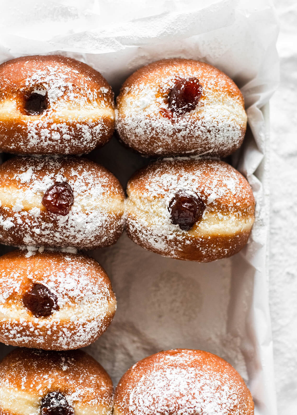 Recipe for strawberry jam vanilla cream doughnuts - learn how to make the best fluffy doughnuts!