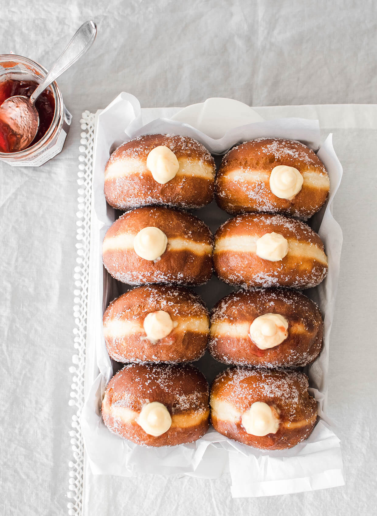 Recipe for strawberry jam vanilla cream doughnuts - learn how to make the best fluffy doughnuts!