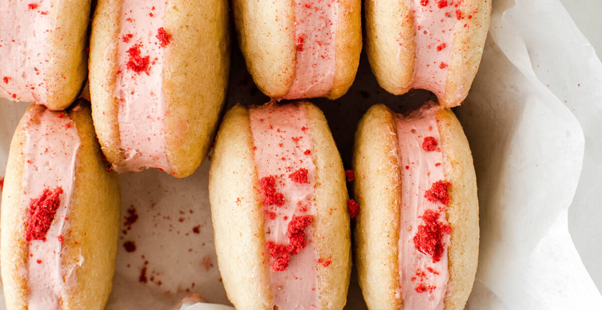 lemon strawberry cheesecake sandwich cookies