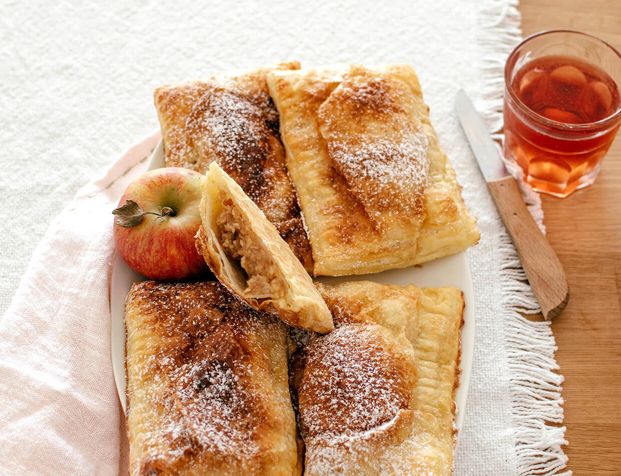 Quick apple pies