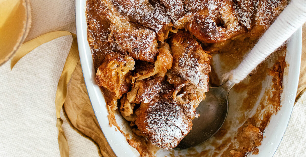 caramel croissant pudding