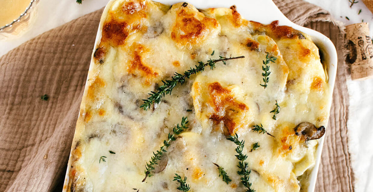 easy cheesy mushroom baked ravioli