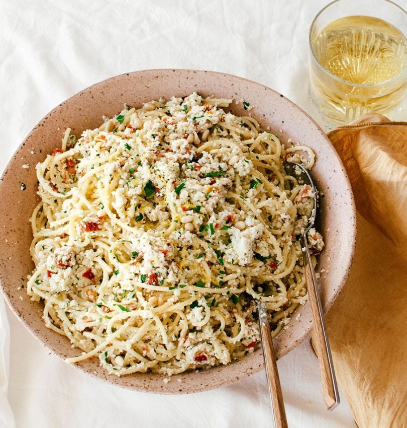 spaghetti with cauliflower pesto