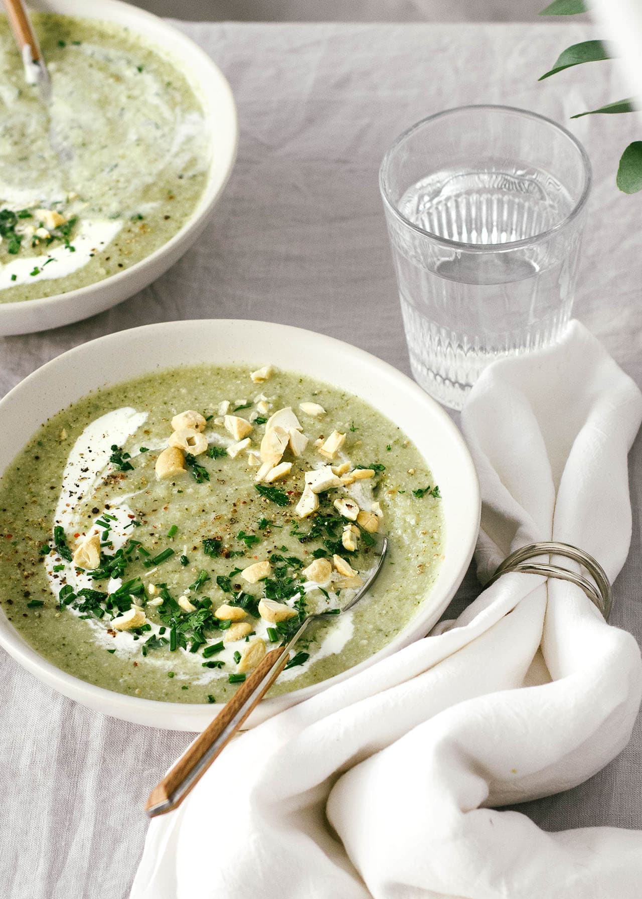 cruciferous vegetable green soup served in bowls