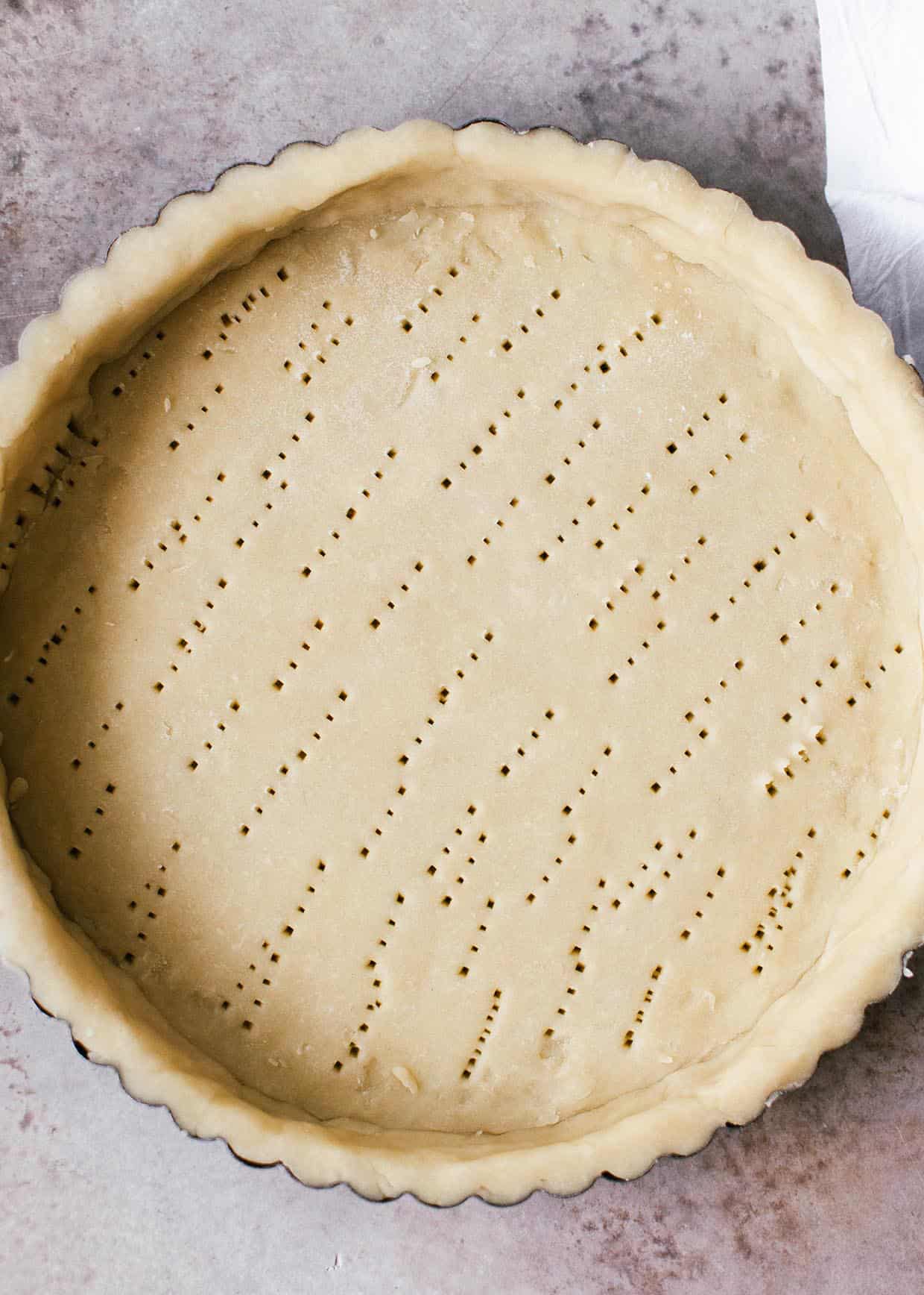 raw tart crust before baking