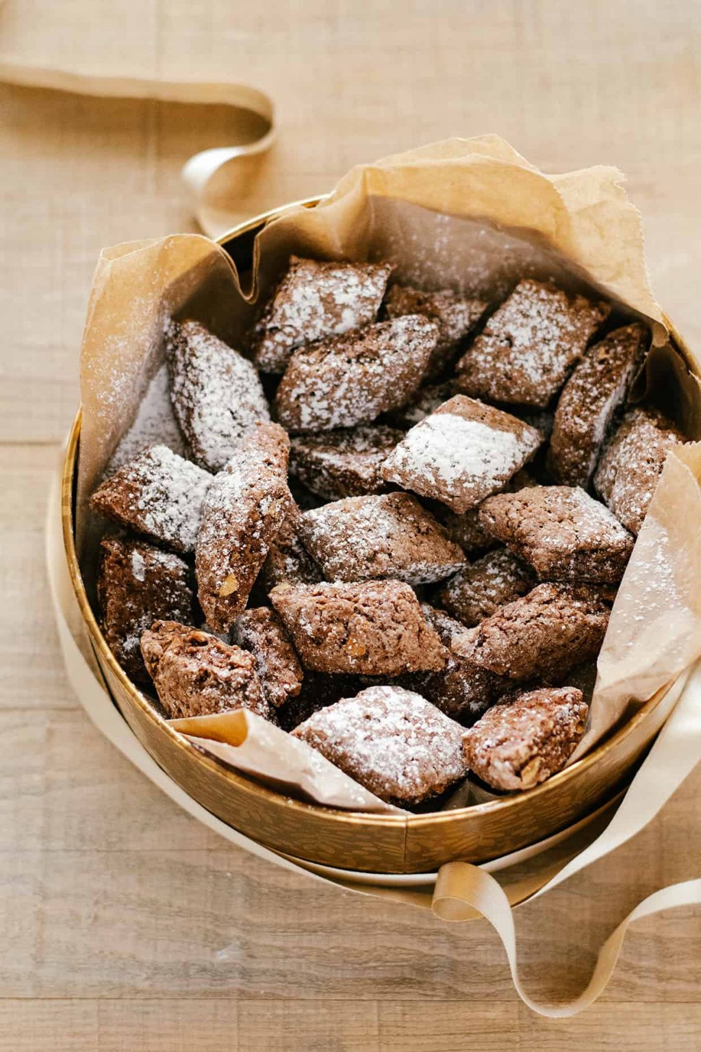 Italian crunchy almond cookies (Castagnelle) Italian Christmas cookies