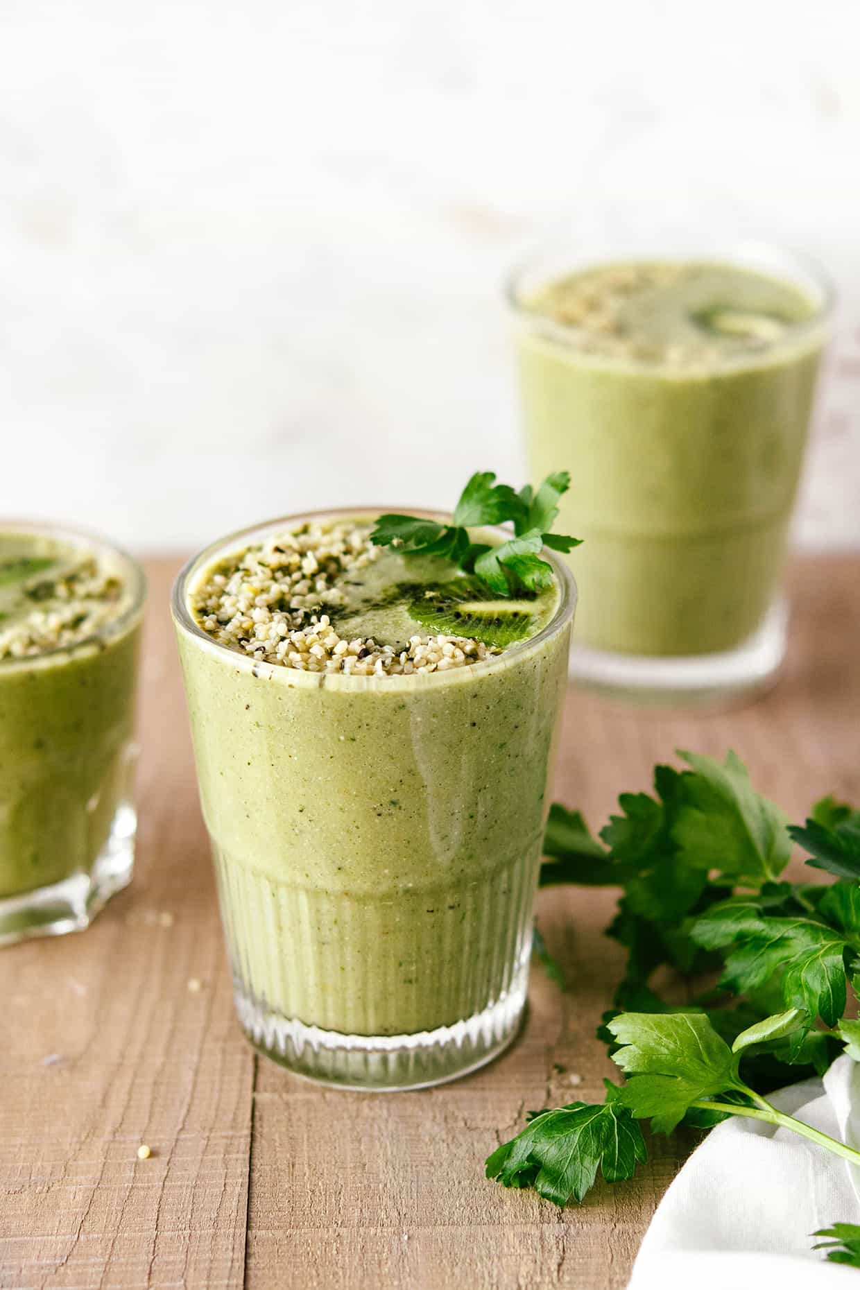 healthy parsley pear smoothie