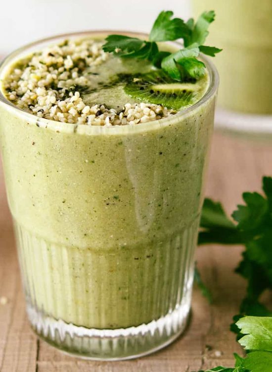 healthy parsley pear smoothie