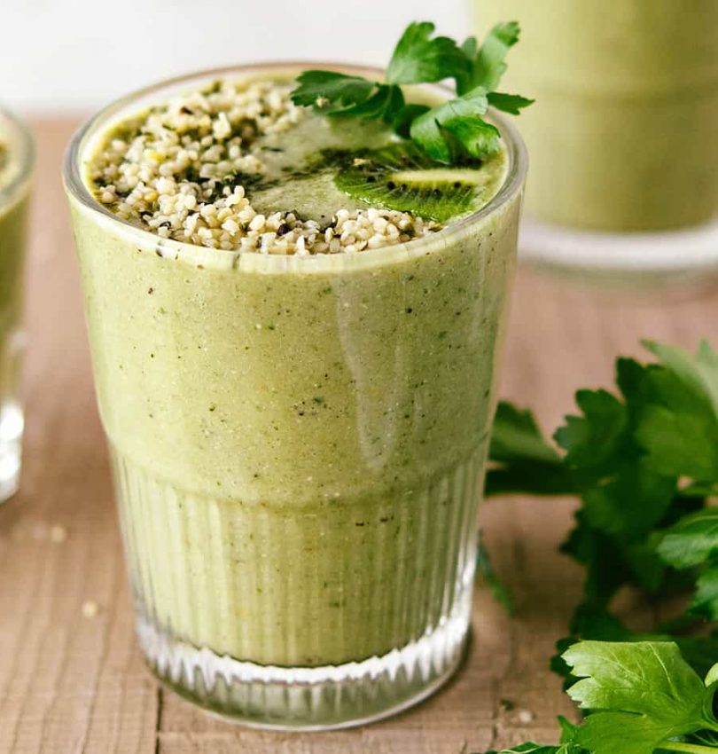 healthy parsley pear smoothie