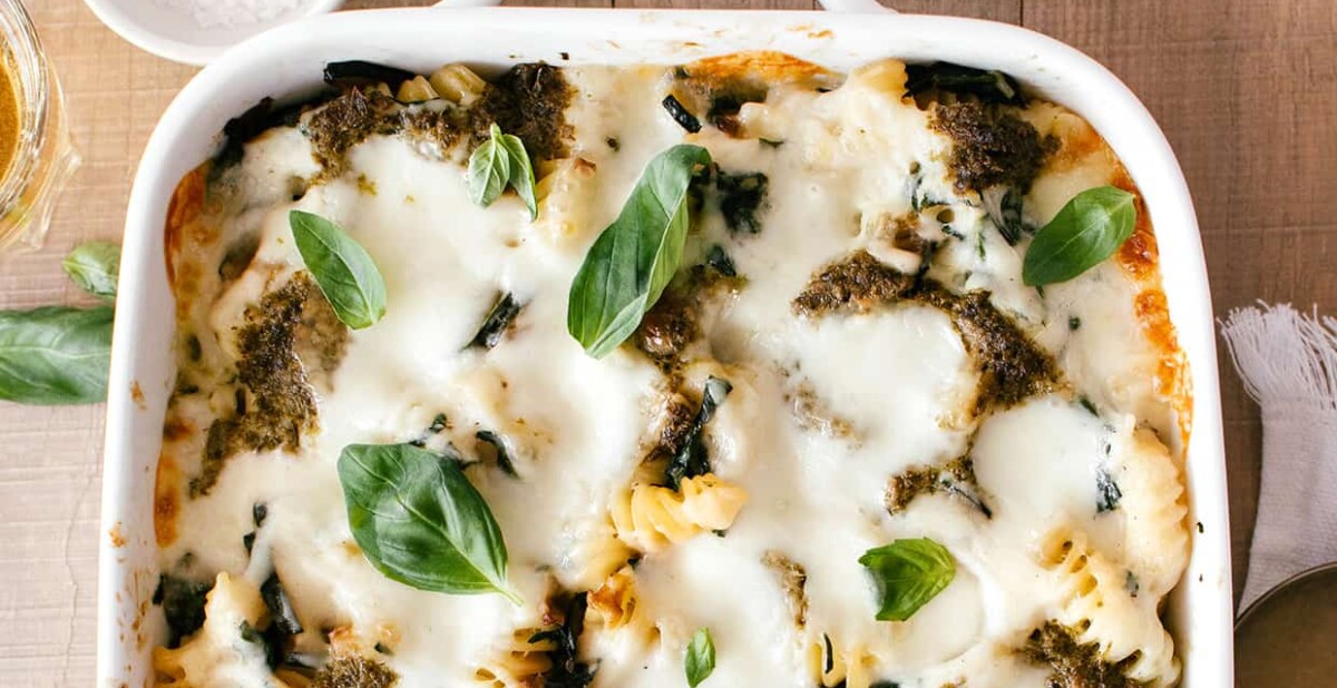 lasagna-style zucchini spinach pasta bake