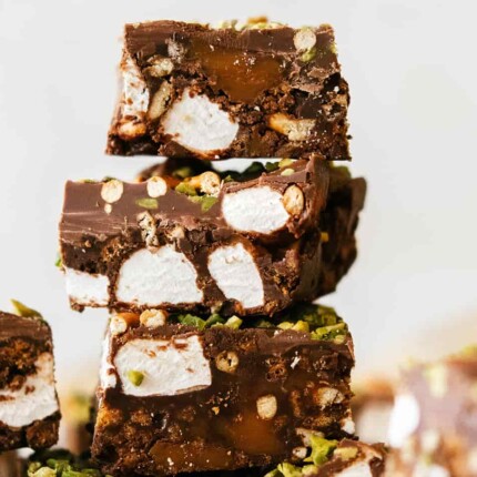 caramel biscoff rocky road