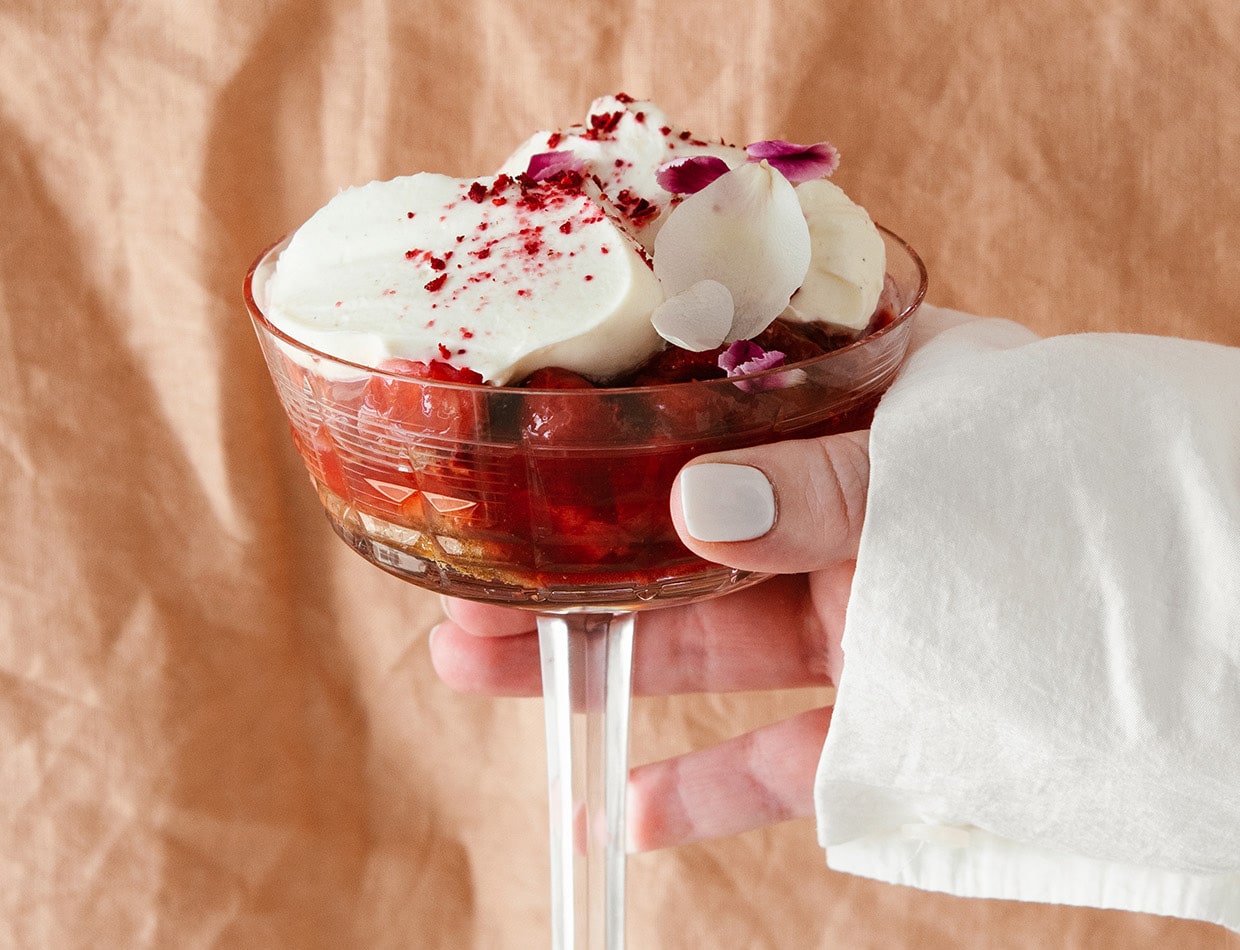 strawberry mascarpone cream cups