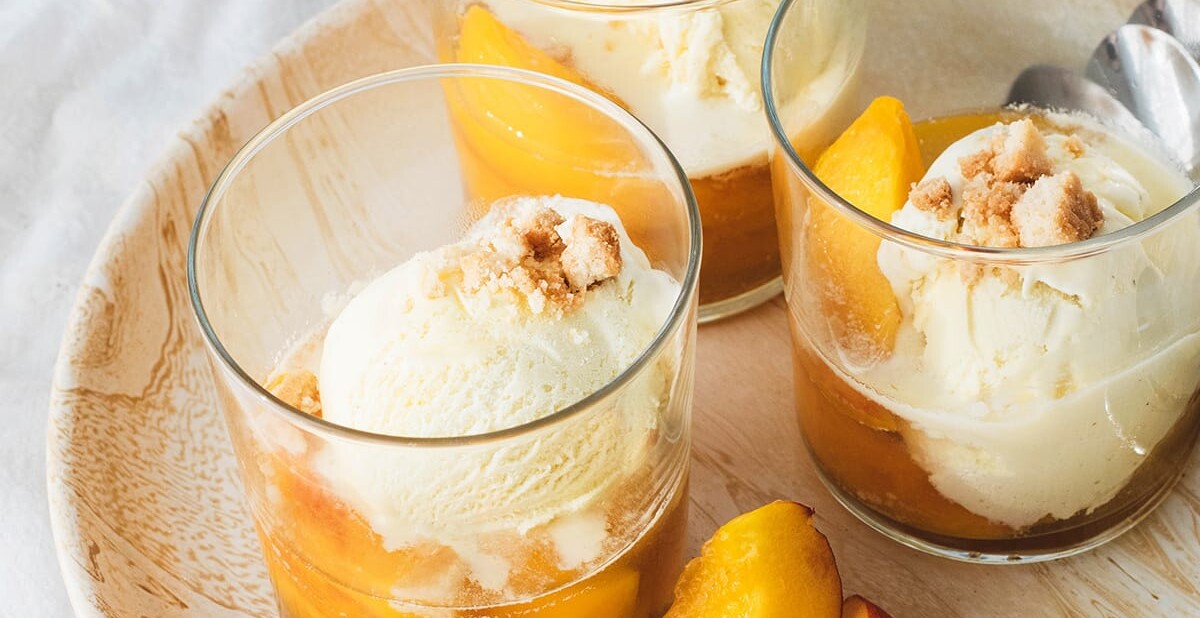 white wine peaches with ice cream
