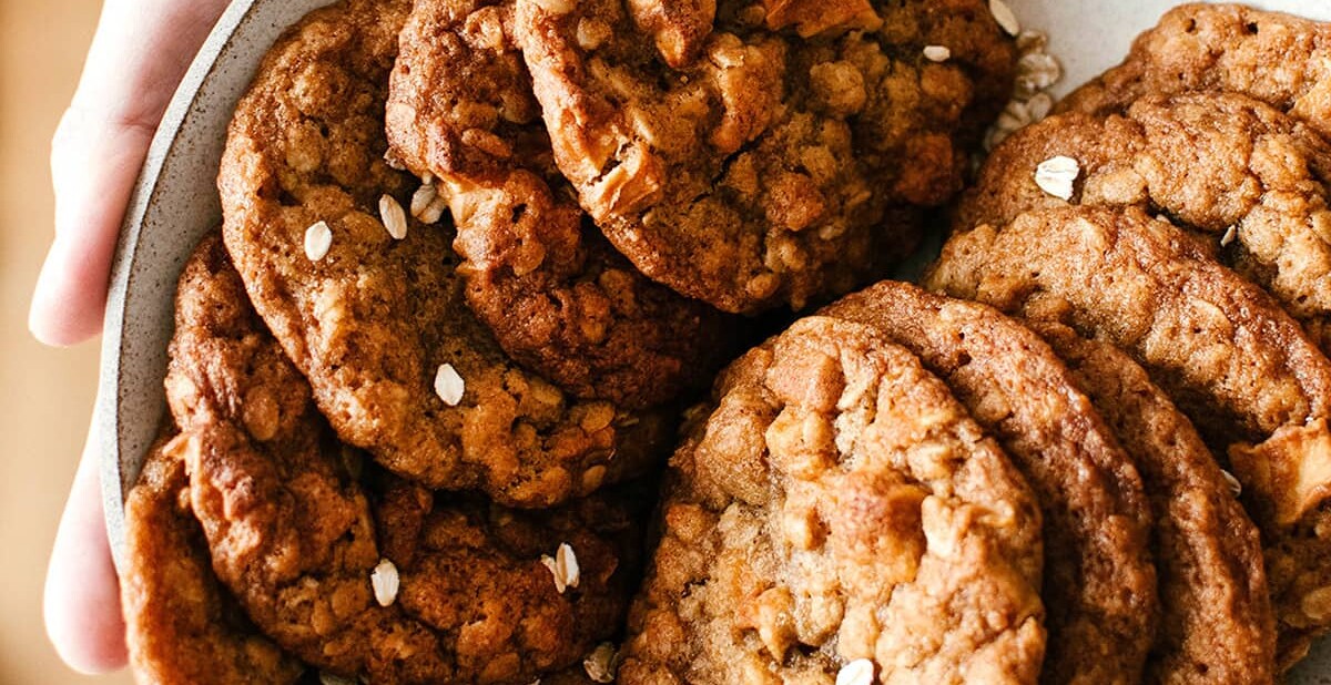 Soft apple oatmeal cookies