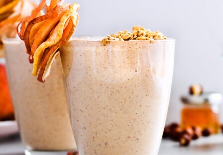 creamy oatmeal apple smoothie