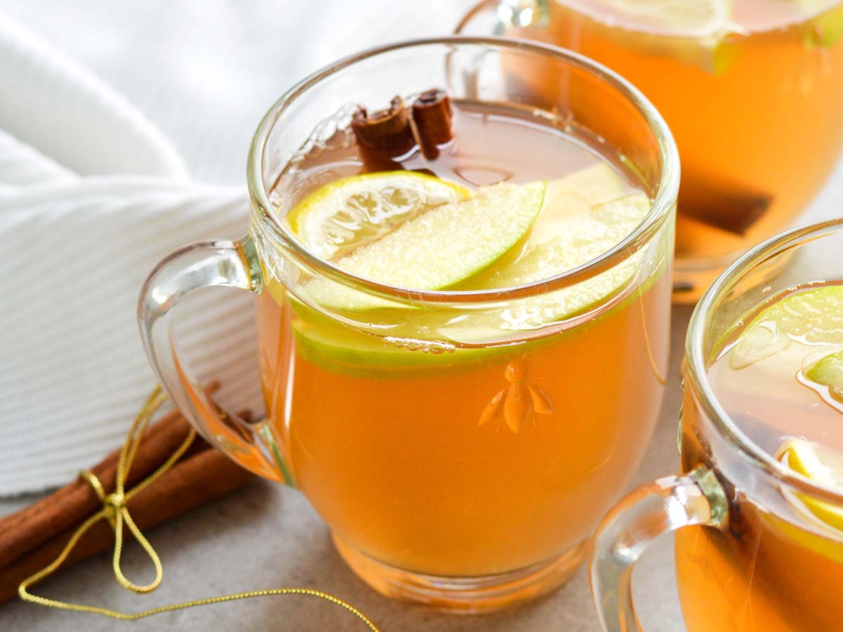 mulled wine with apples