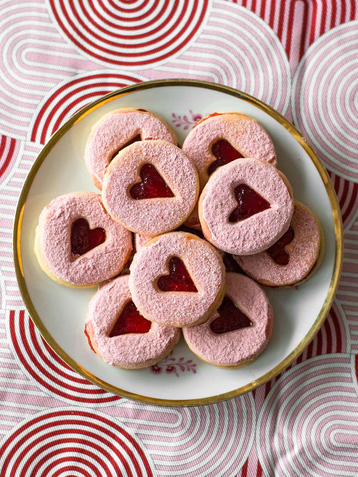 shortbread cookies with strawberry jam