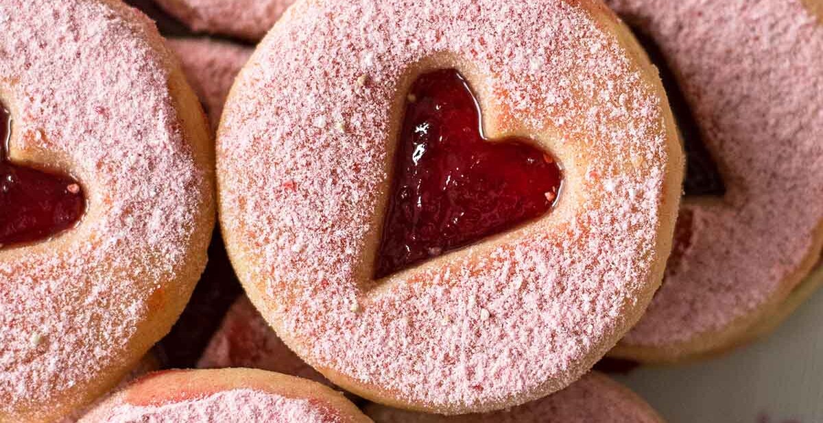 strawberry shortbread cookies with freeze dried strawberry sugar