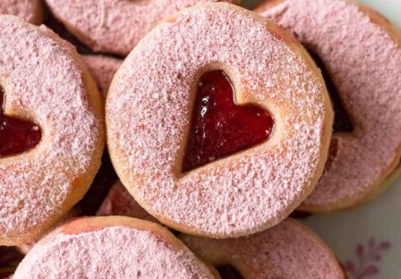 strawberry shortbread cookies with freeze dried strawberry sugar