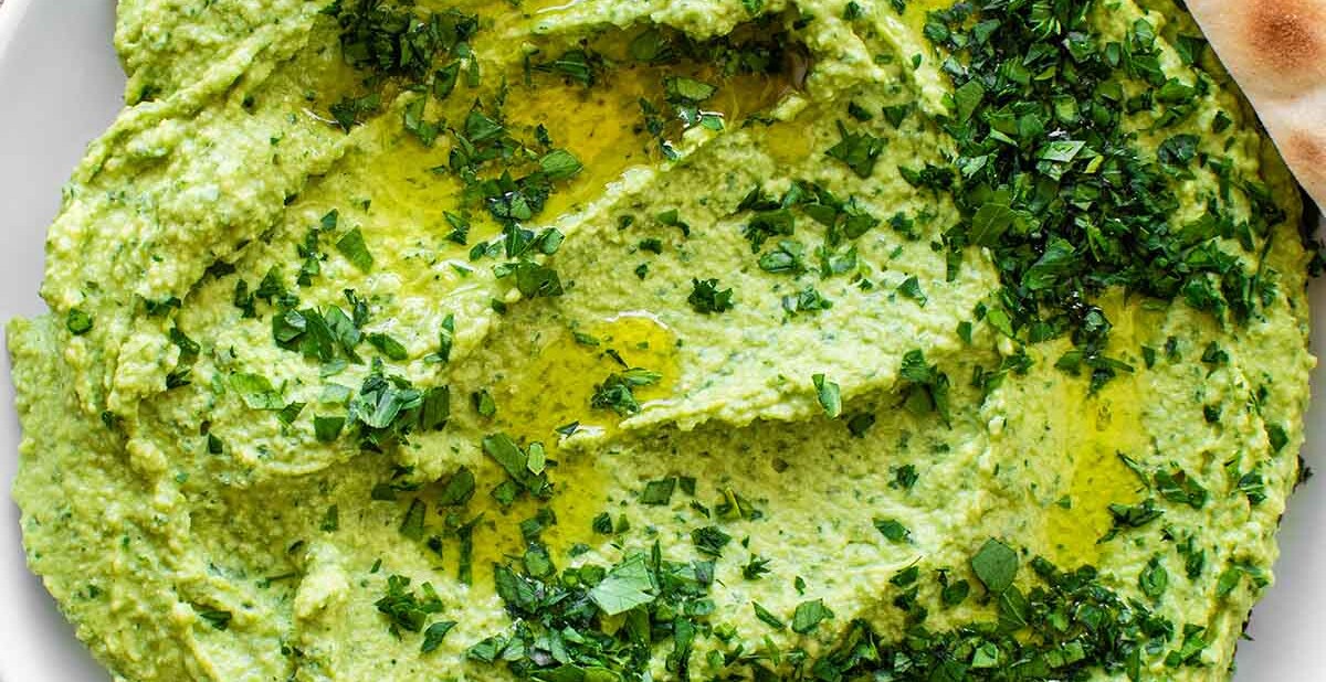 green parsley hummus spread